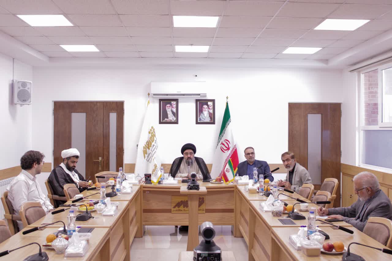 تقریر عن الملتقی الافتراضی لمجموعة من الشخصیات العلمیة بجامعة الکوفة مع رئیس معهد الدراسات الفقهیة المعاصرة آیة الله السید مجتبی نورمفیدی