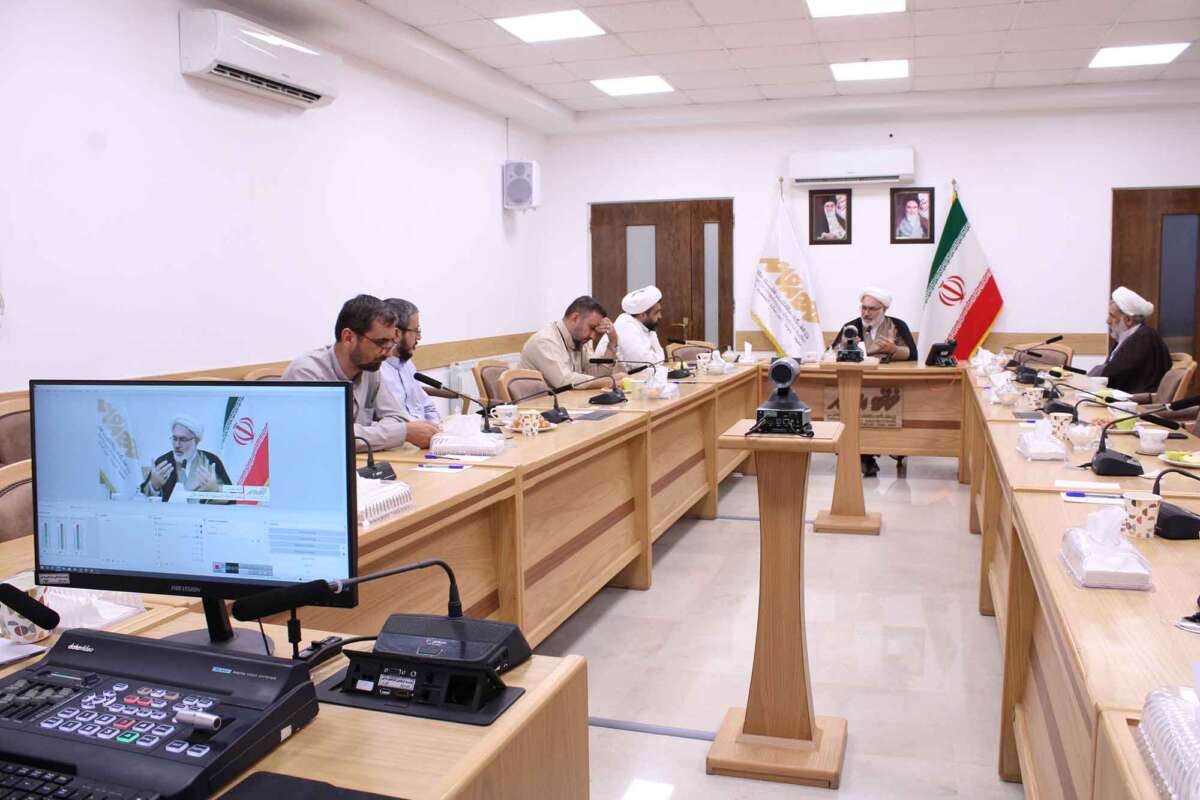 عقد الجلسة السابعة والخمسین من “أیام الأحد: مناقشة المنهج” بعنوان “تأثیر الحوکمة فی تحویل المعارف الإسلامیة إلی ثقافة عامة”