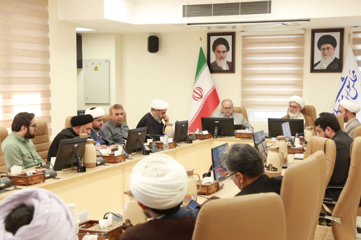 التأکید علی الشفافیة والتداخل الداخلی للقوانین فی الجلسة العلمیة الثالثة والسبعین من سلسلة «أیام الأحد للمنهج»