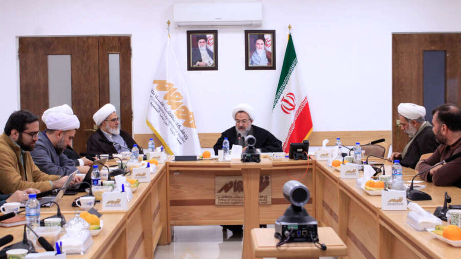 دراسة موقع العرف والرضا العام في التشريع على أساس الفقه